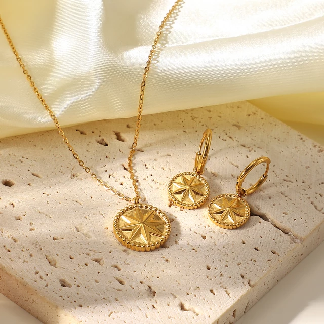 Polar Star Golden Pendant Set